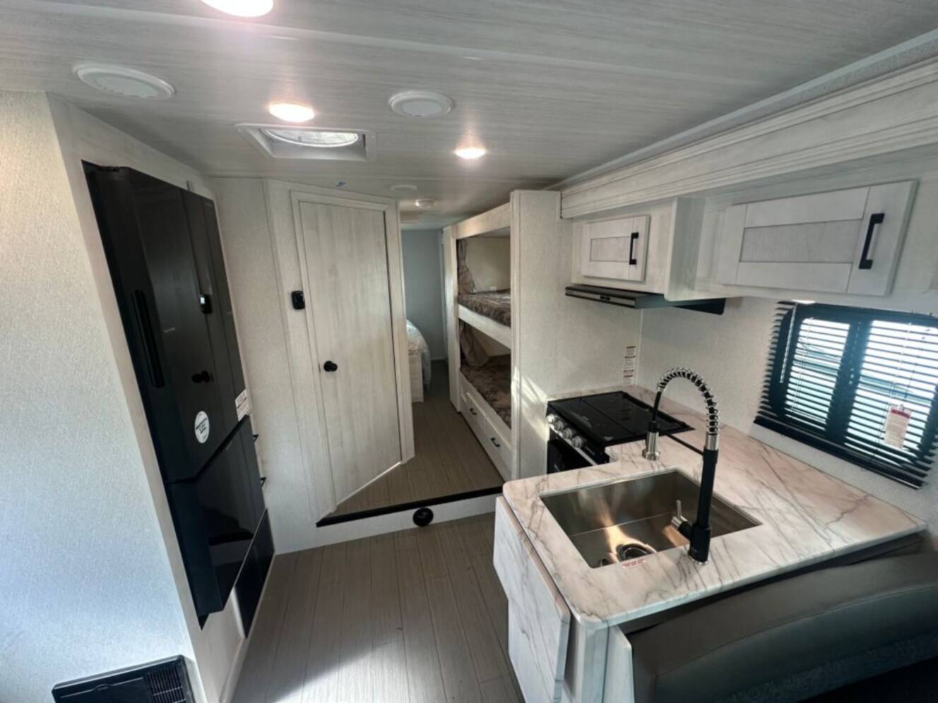 A photo of this 2026 East To West Entrada 3100FB