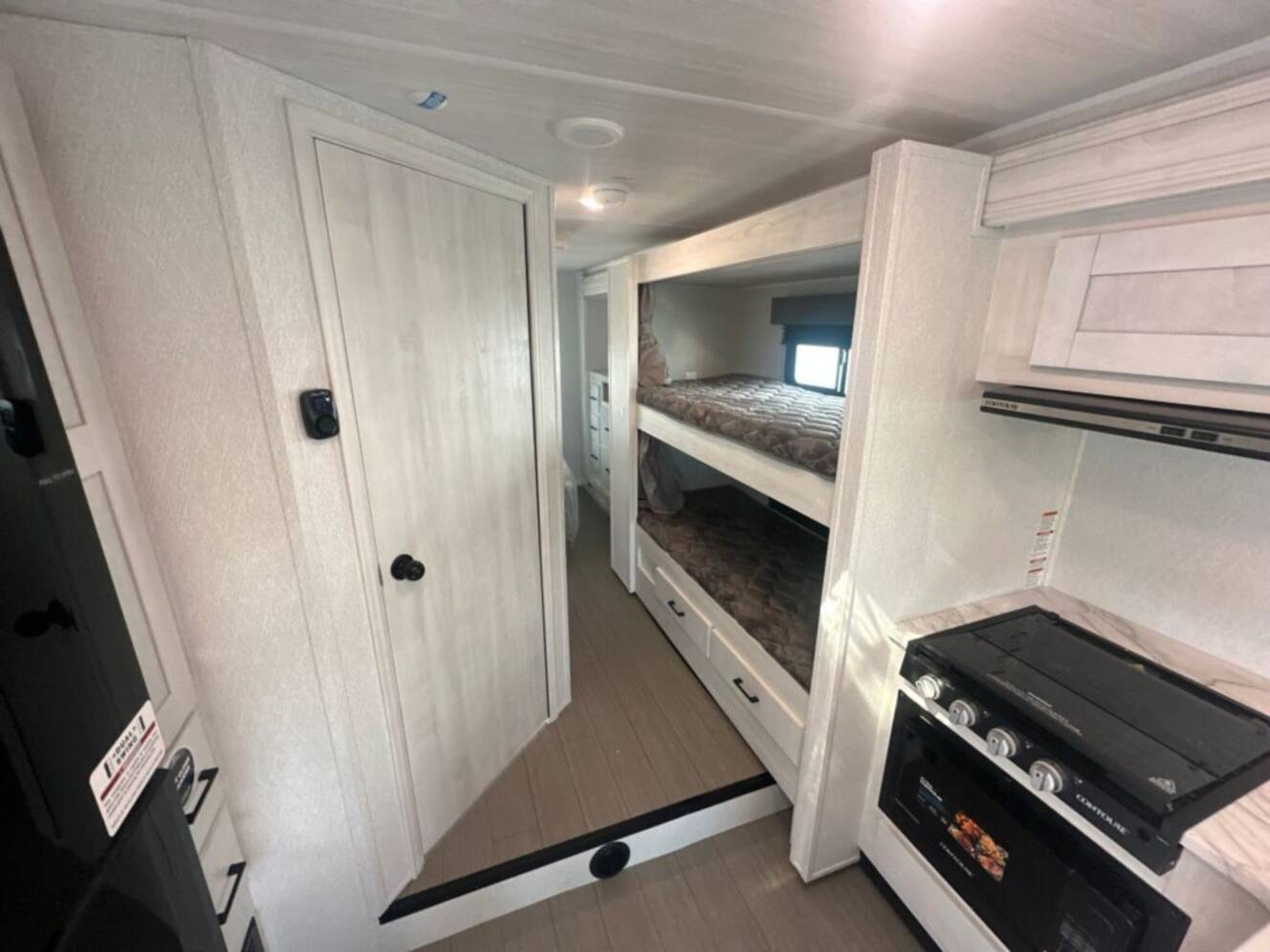 A photo of this 2026 East To West Entrada 3100FB