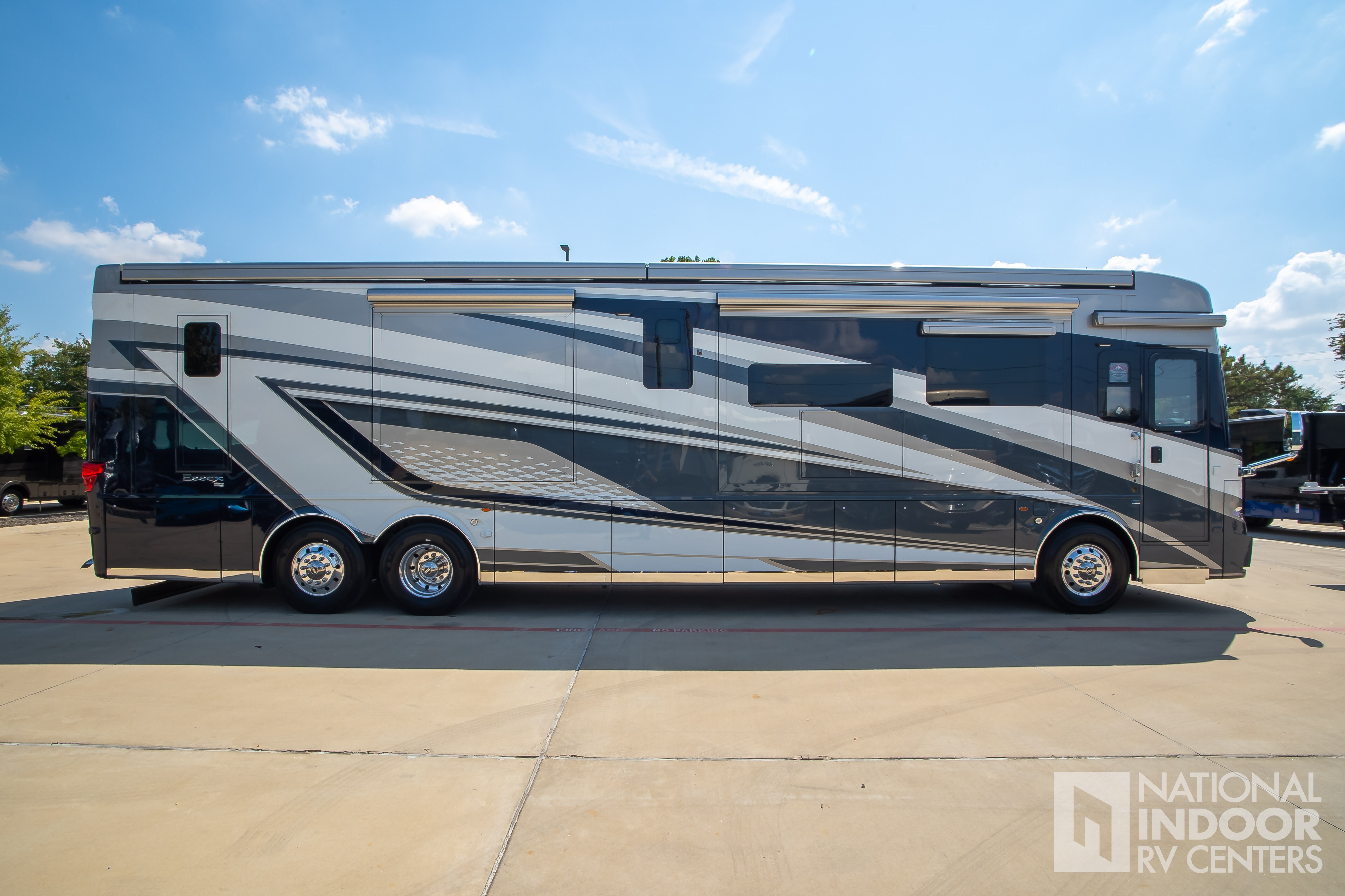 2027 Newmar Essex 4551 RV
