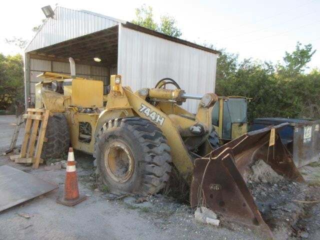 2000 DEERE 744H in Holland, MI