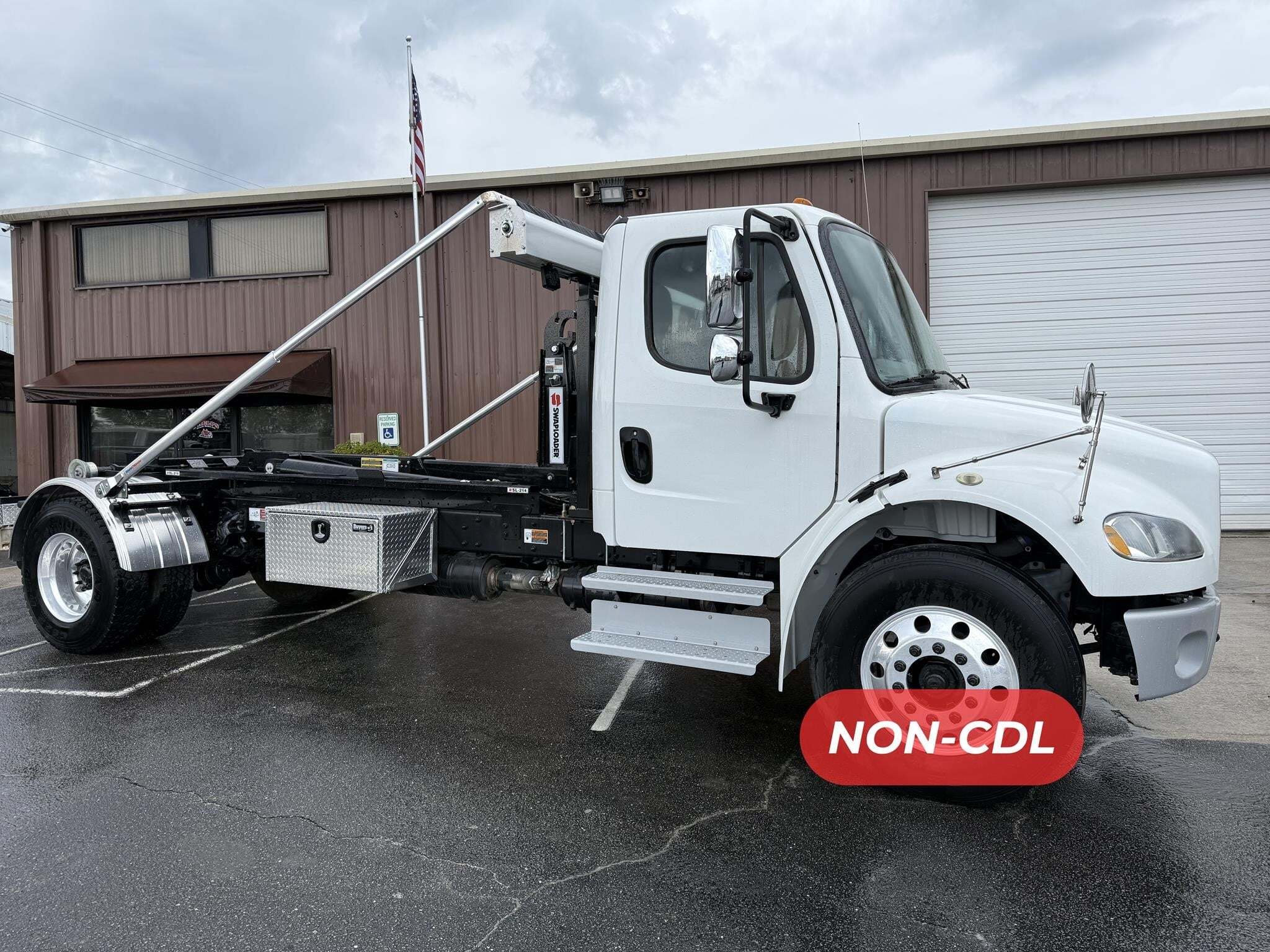 2018 FREIGHTLINER BUSINESS CLASS M2 106 in Wilmington, NC