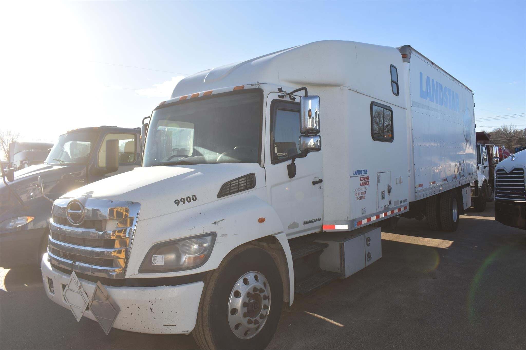 2013 HINO 338 in Covington, TN