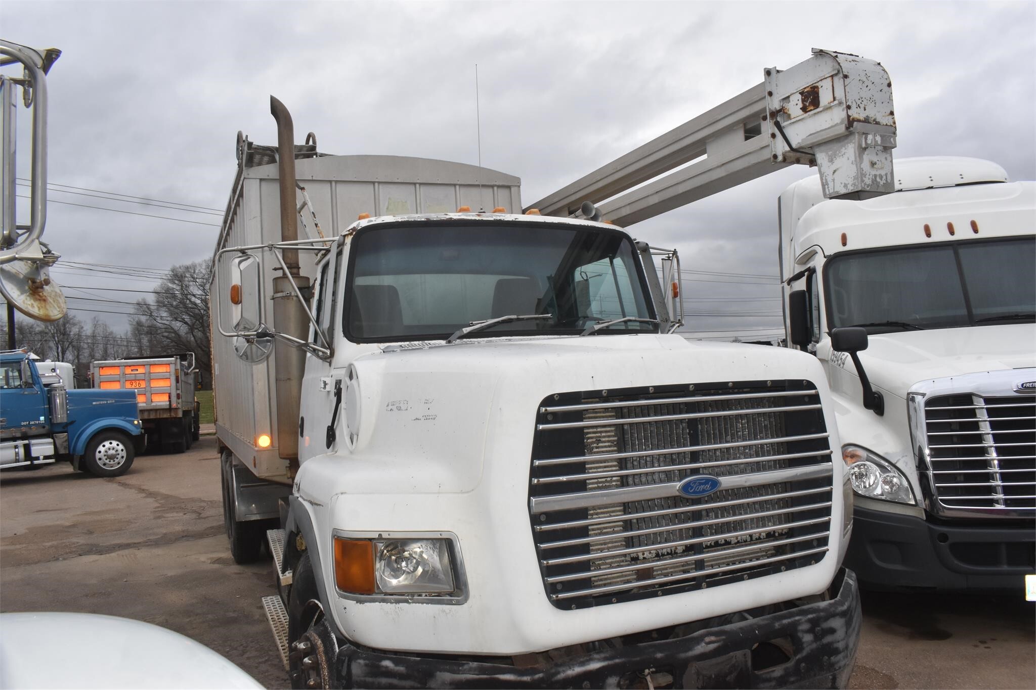 1994 FORD LTA9000 in Covington, TN