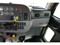 2017 PETERBILT 389