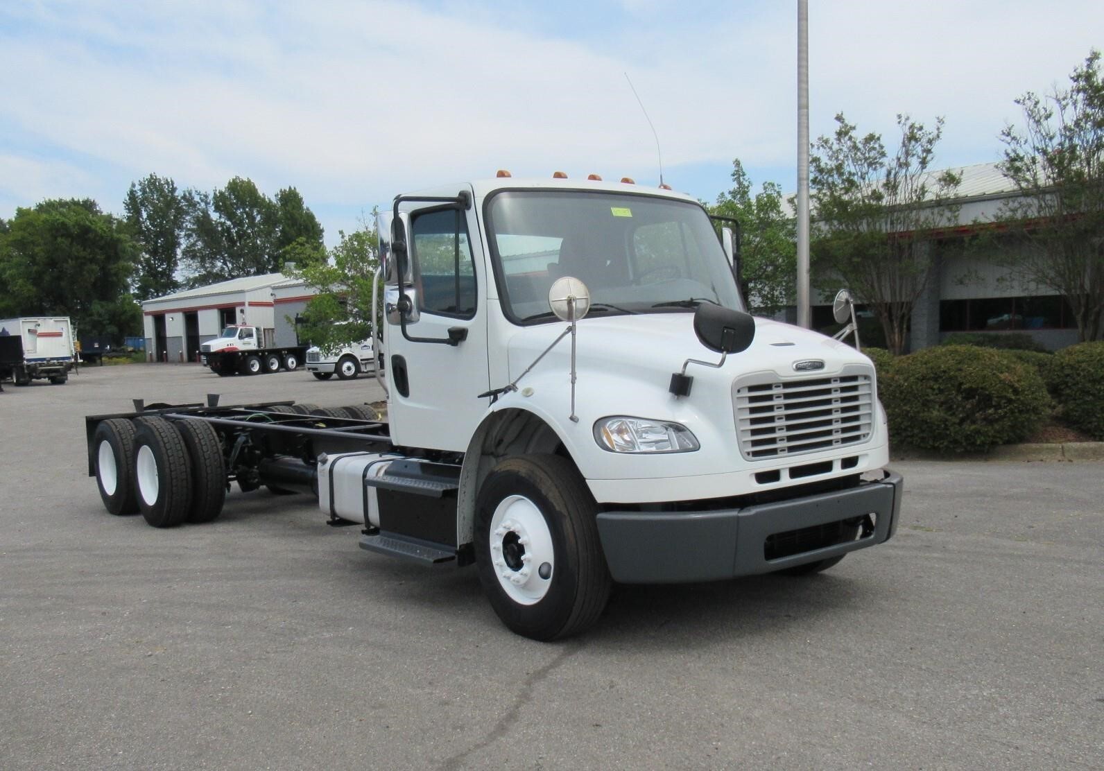 2015 FREIGHTLINER BUSINESS CLASS M2 106 in Tuscaloosa, AL