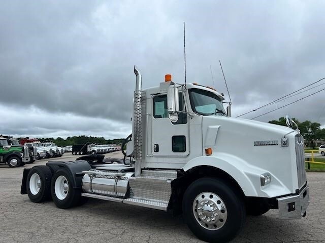 2012 KENWORTH T800 in Chatham, VA