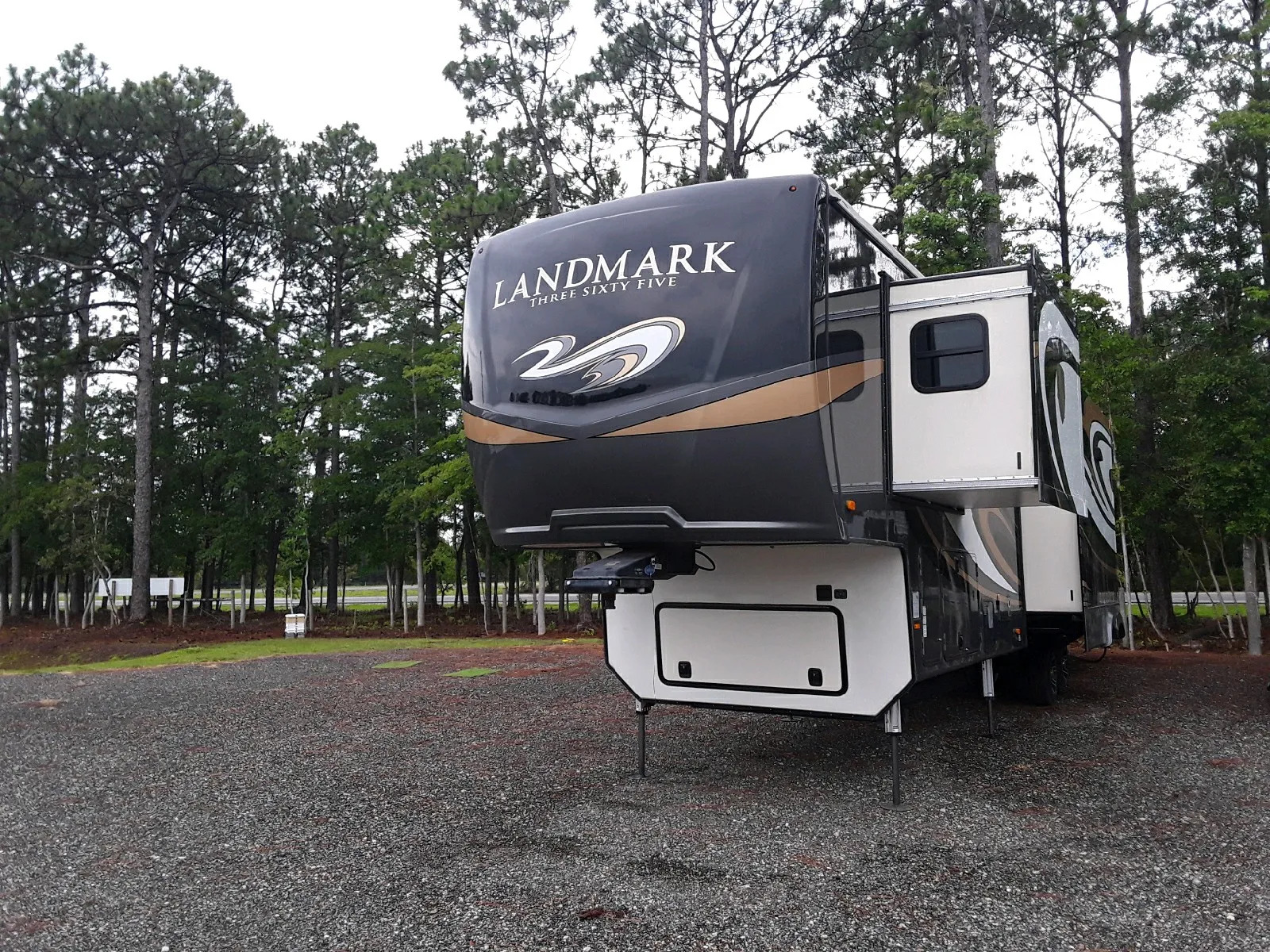 2020 Heartland HEARTLAND LANDMARK 365 DAYTONA in castle hayne NC