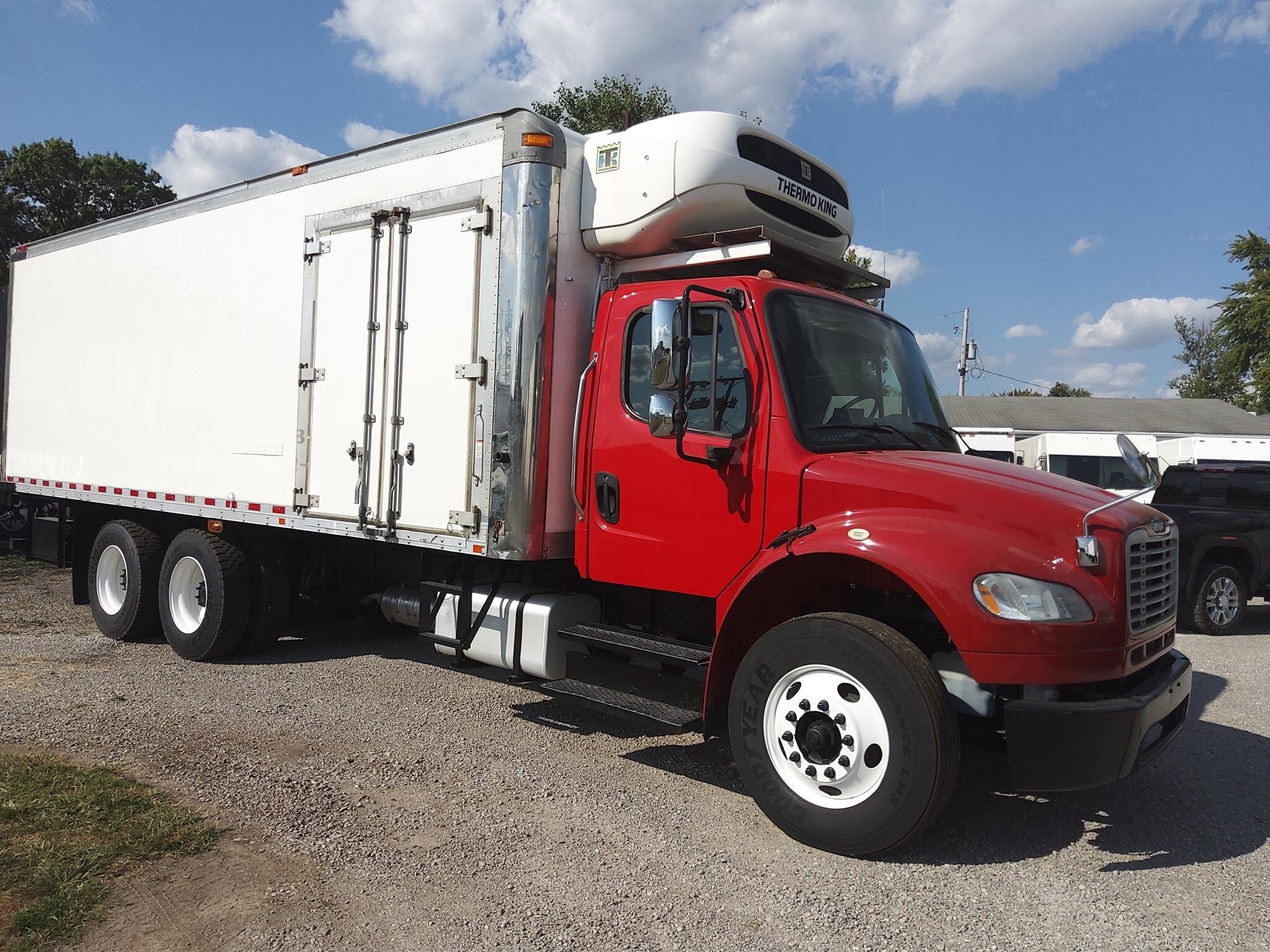 2016 FREIGHTLINER BUSINESS CLASS M2 106 in Fort Wayne, IN
