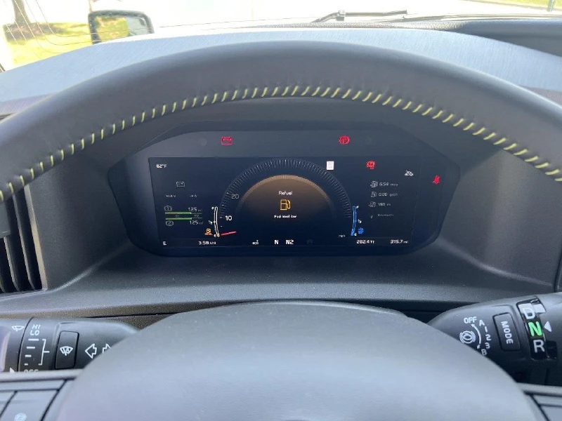 2025 VOLVO VNL64T860