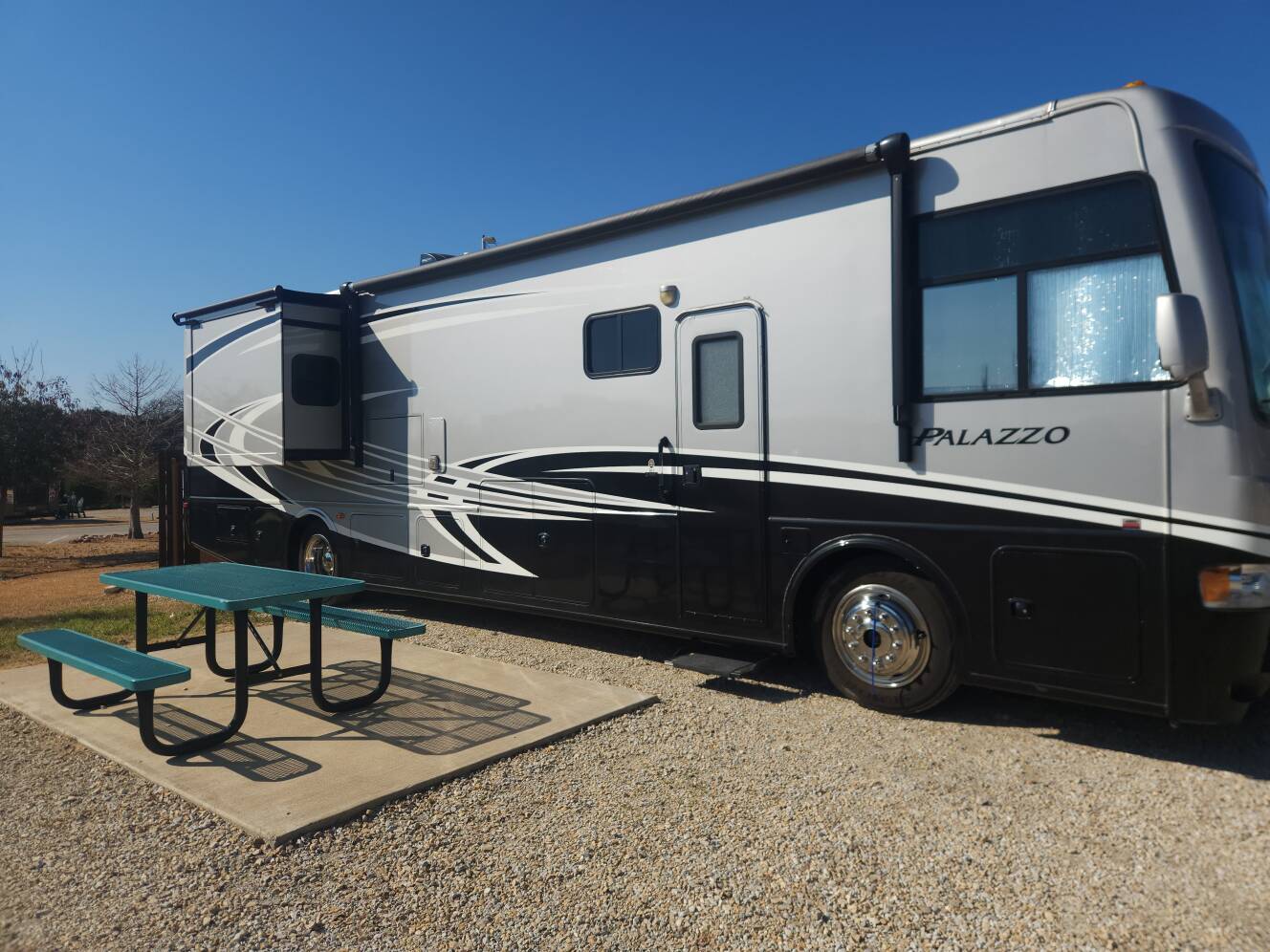 A photo of this 2013 Thor Motor Coach PALAZZO 36 1