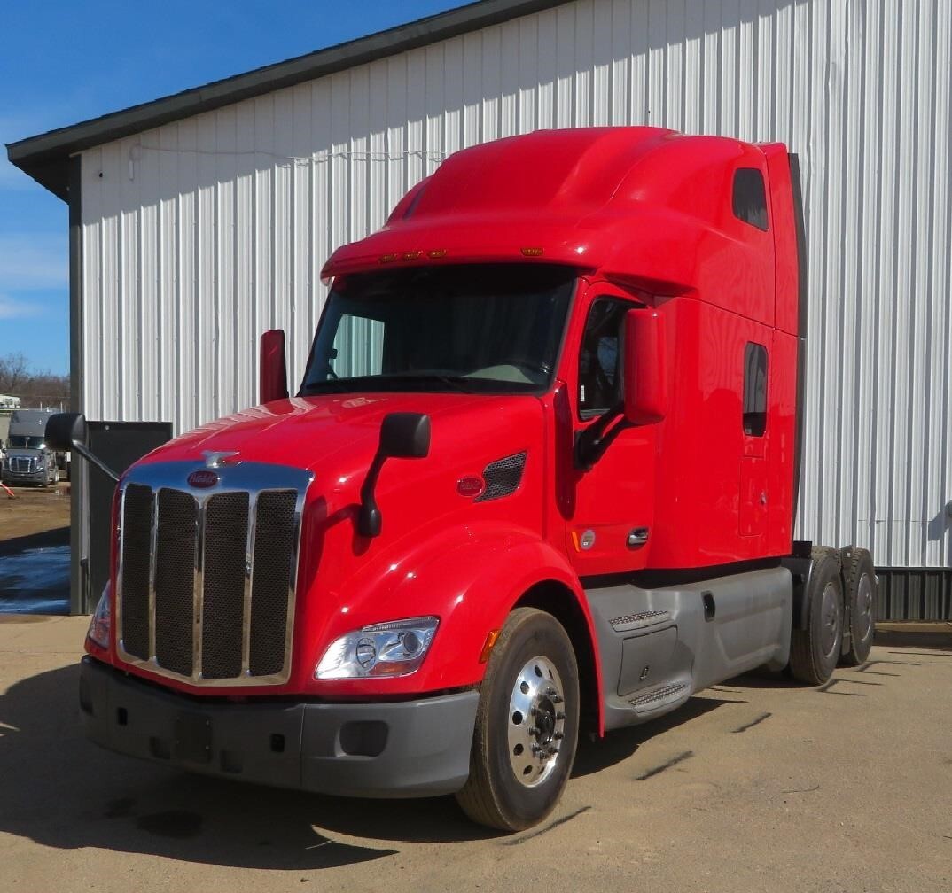 2022 PETERBILT 579 in Grand Rapids, MI