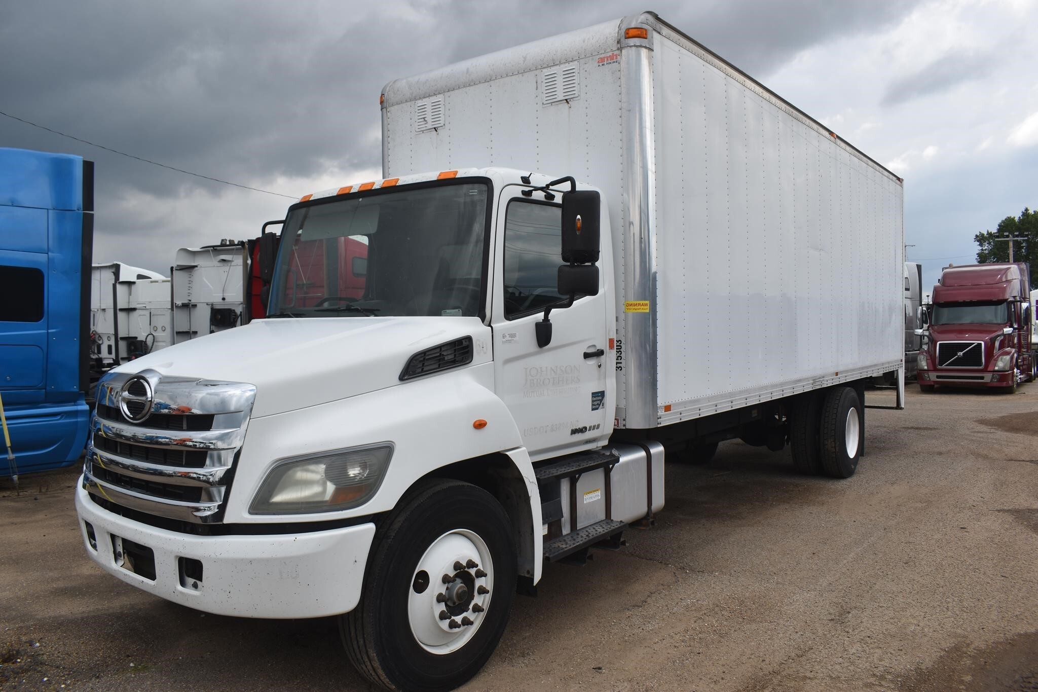 2017 HINO 338 in Covington, TN