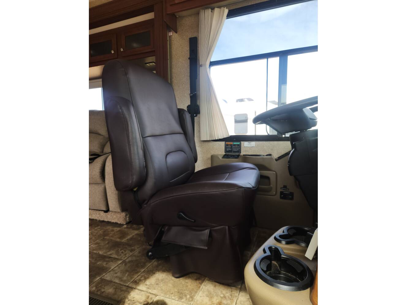 A photo of this 2013 Thor Motor Coach PALAZZO 36 1