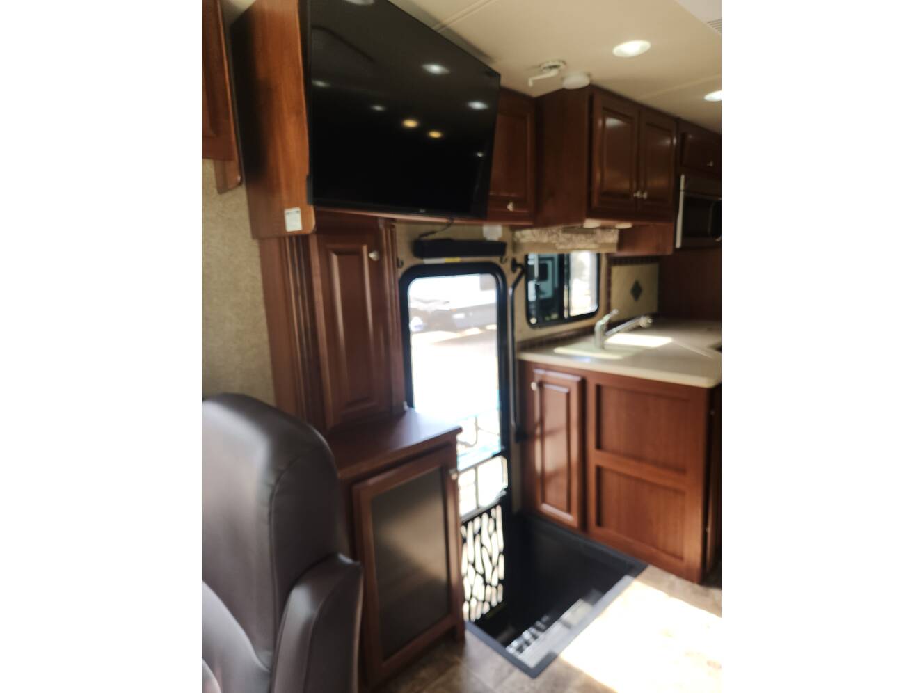 A photo of this 2013 Thor Motor Coach PALAZZO 36 1