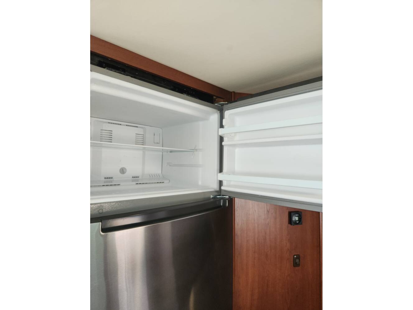 A photo of this 2013 Thor Motor Coach PALAZZO 36 1
