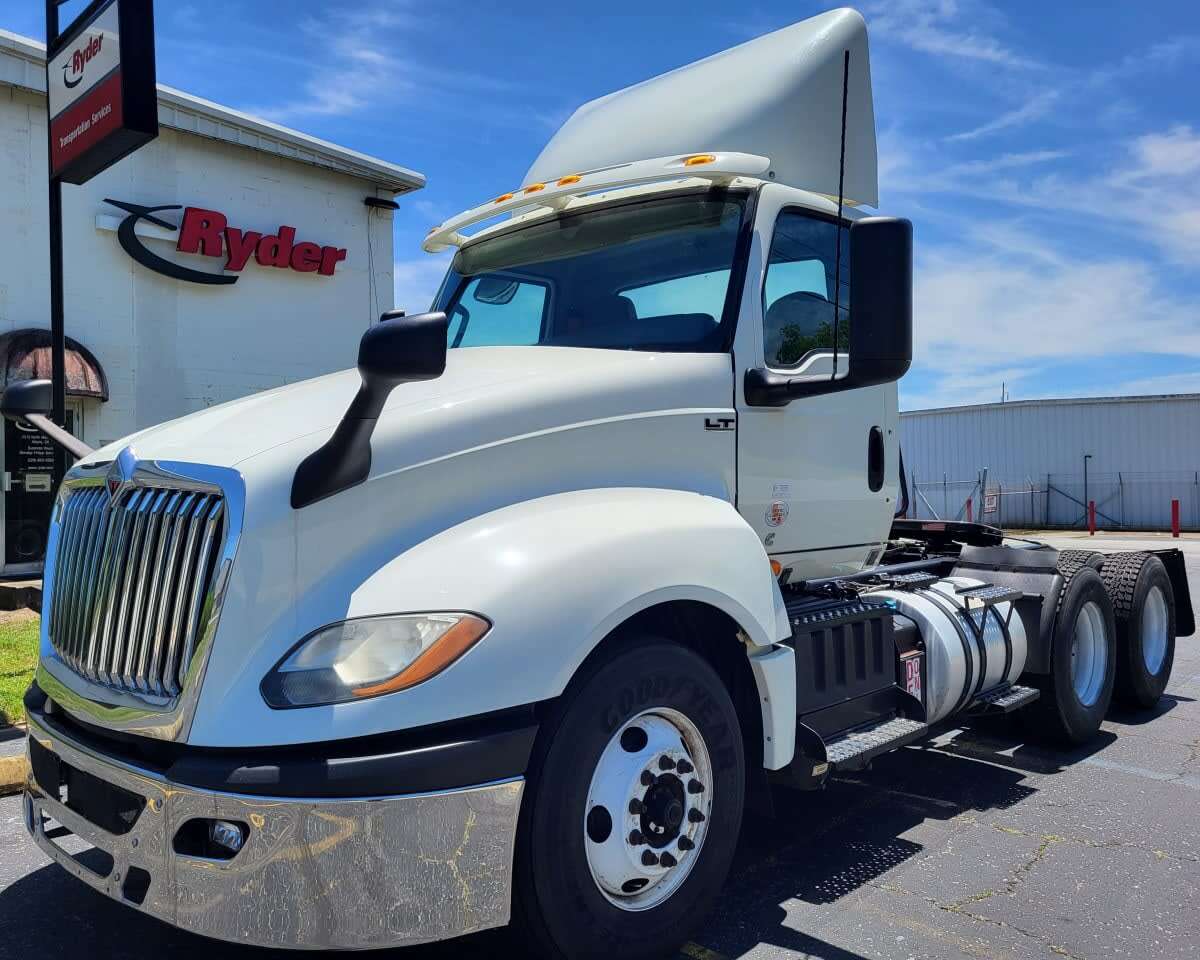 2020 INTERNATIONAL LT625 DAYCAB T/A in Jacksonville, FL