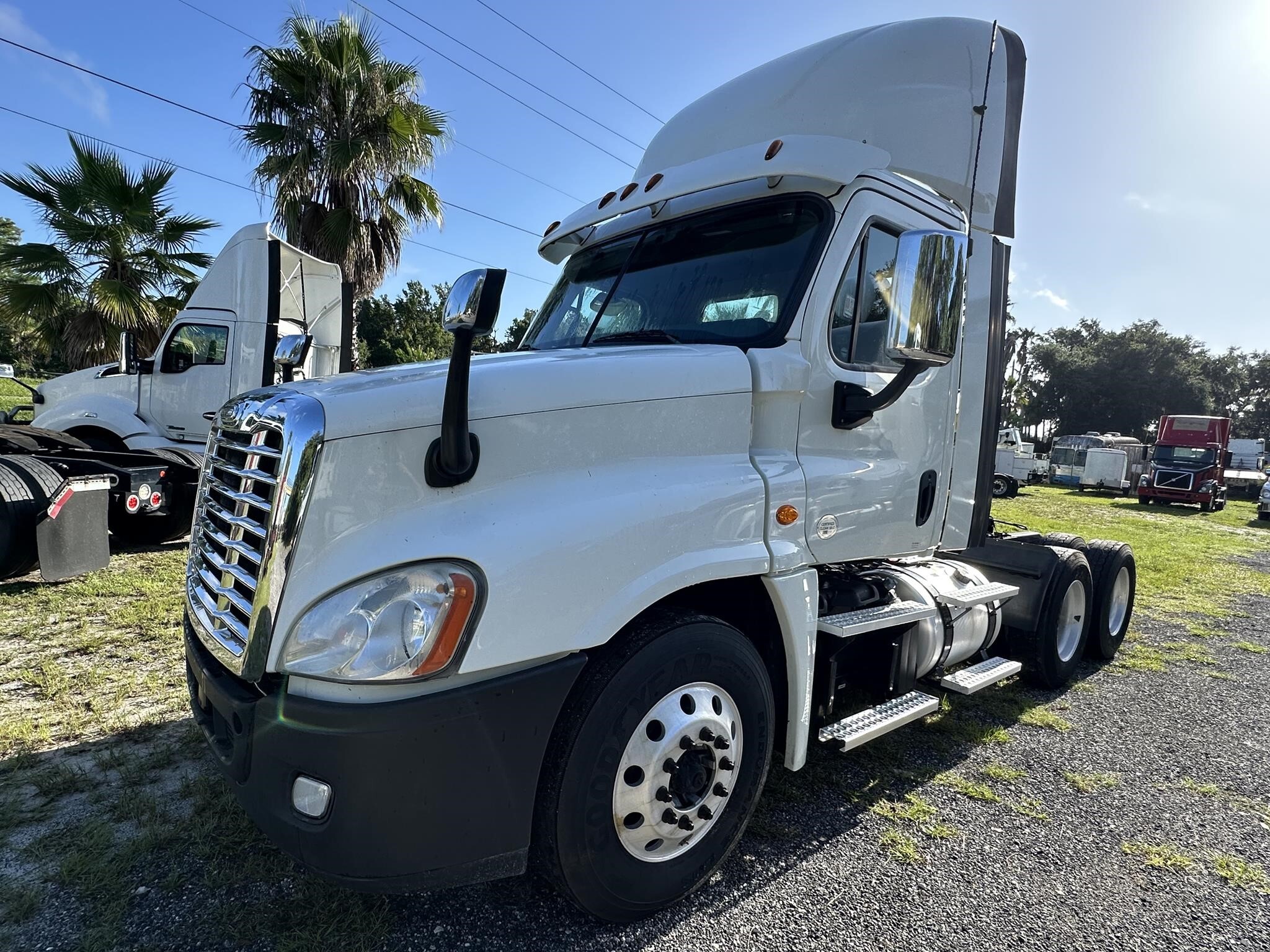 2017 FREIGHTLINER CASCADIA 125 in Edgewater, FL