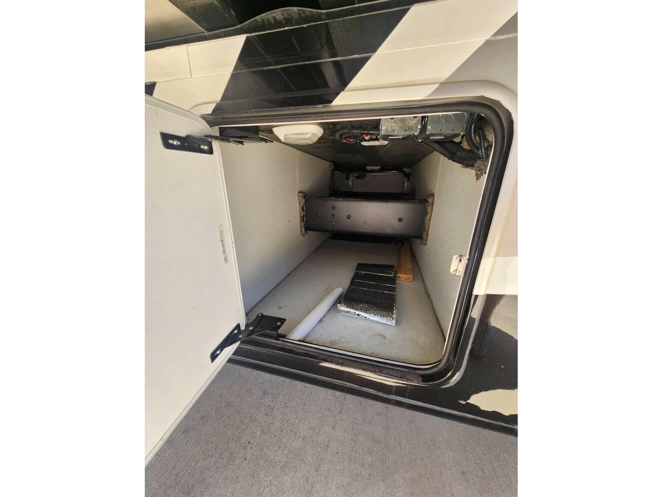 A photo of this 2013 Thor Motor Coach PALAZZO 36 1