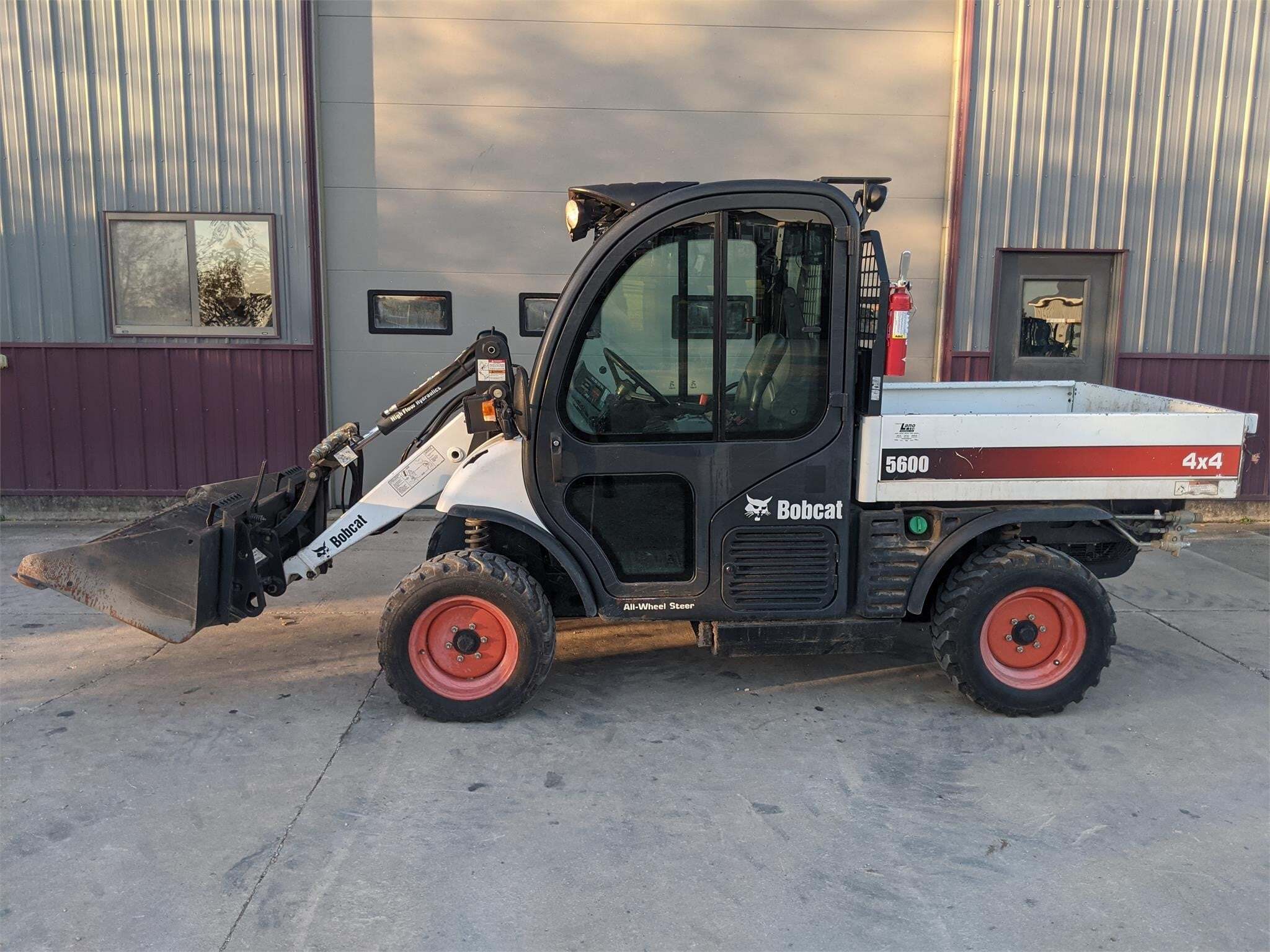 2011 BOBCAT TOOLCAT 5600 in Caledonia, MN