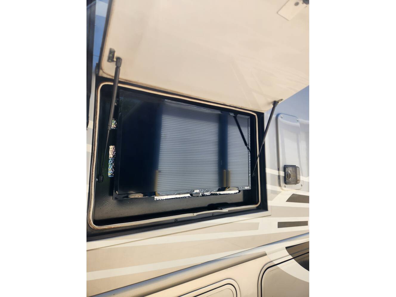 A photo of this 2013 Thor Motor Coach PALAZZO 36 1