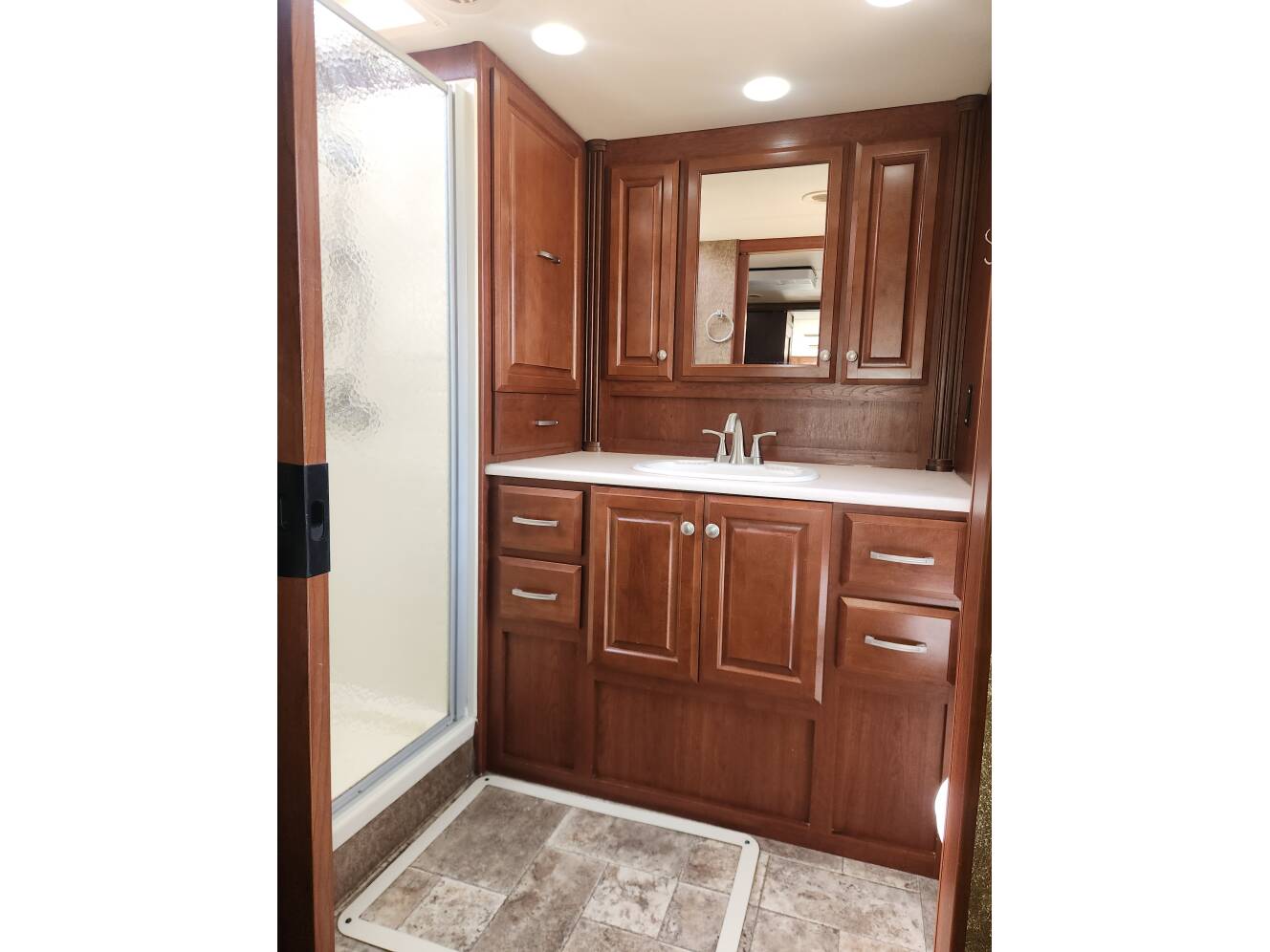 A photo of this 2013 Thor Motor Coach PALAZZO 36 1