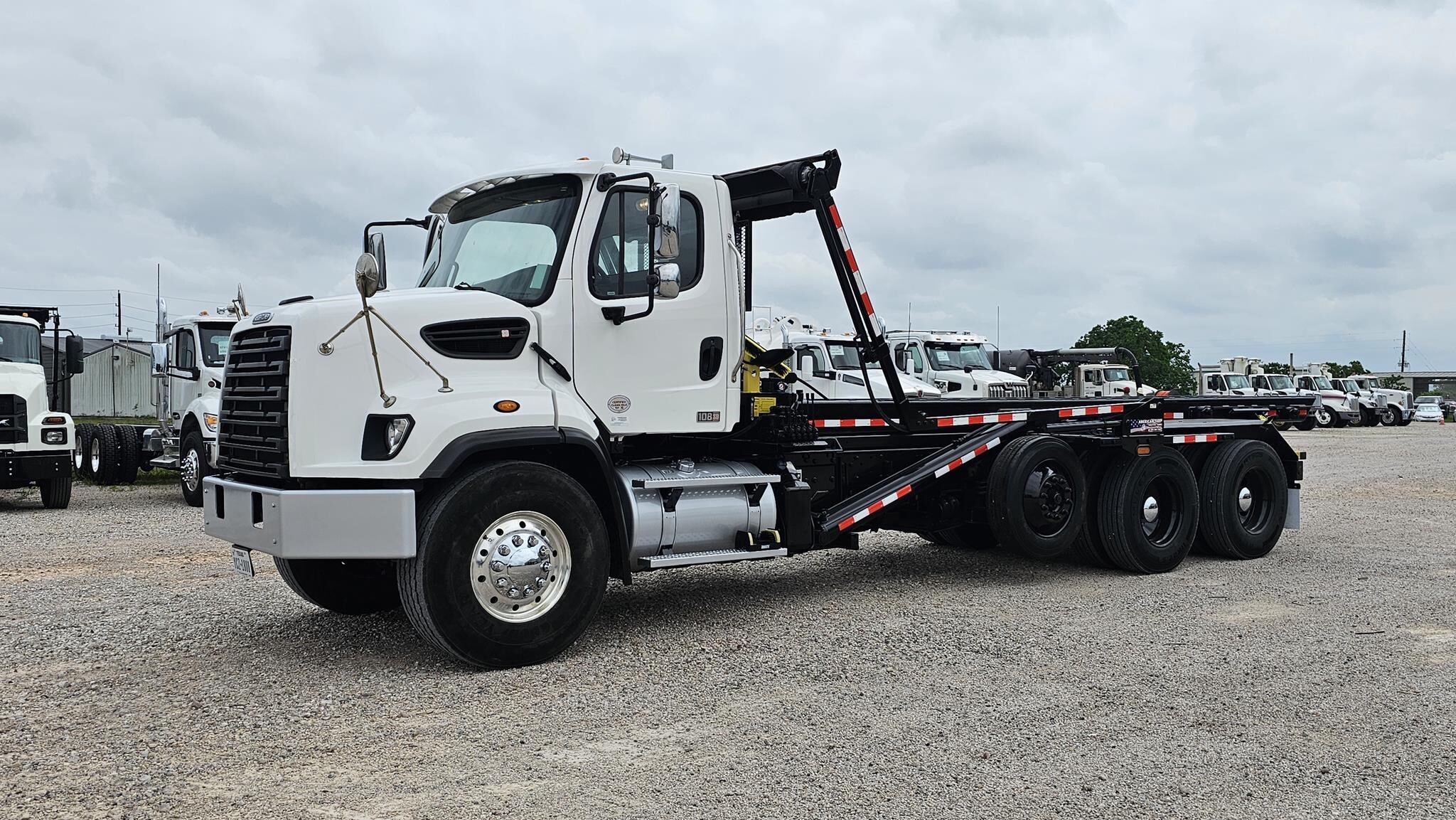 2019 FREIGHTLINER 108 SD in Brookshire, TX