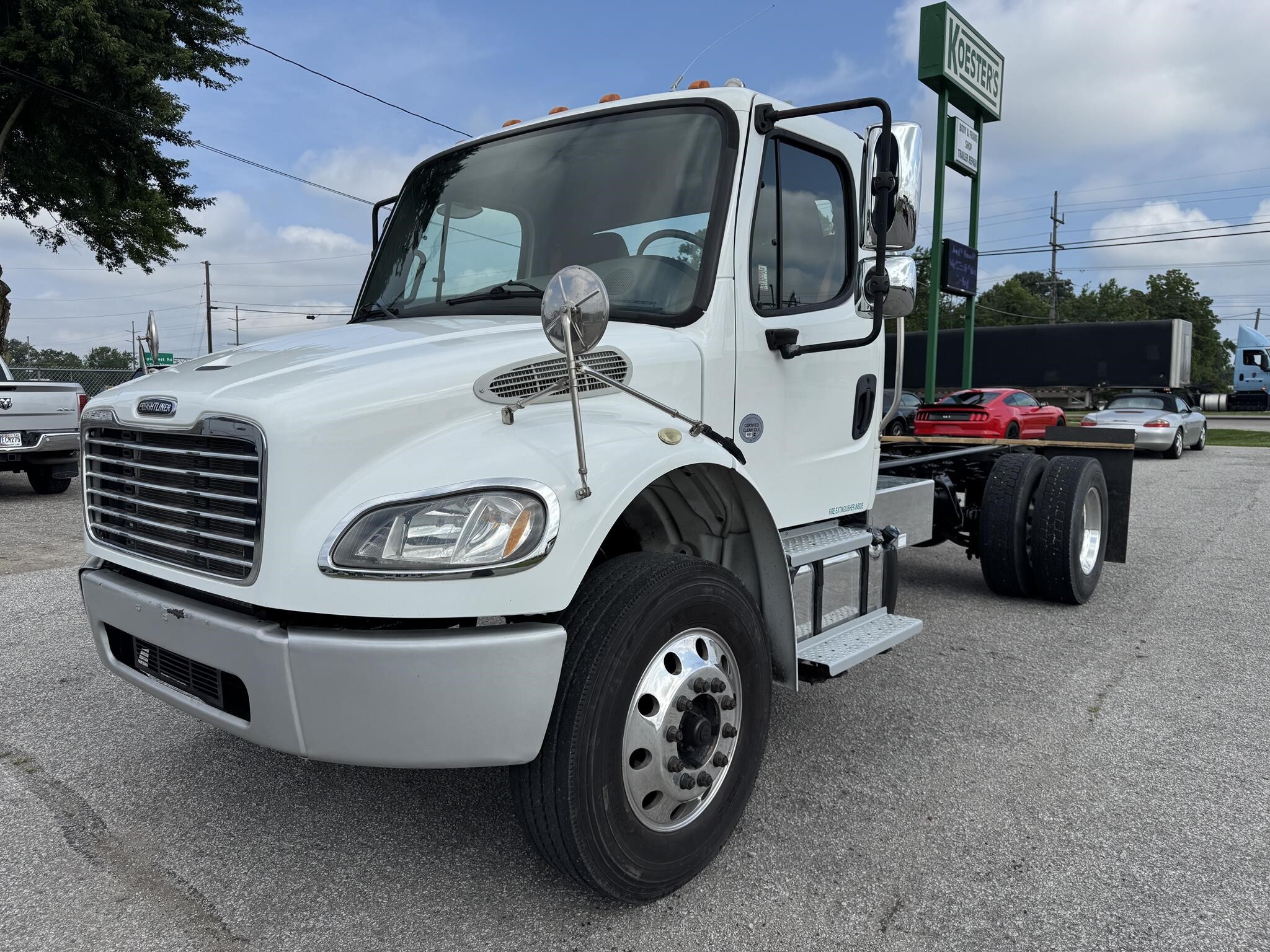 2016 FREIGHTLINER BUSINESS CLASS M2 106 in Fort Wayne, IN