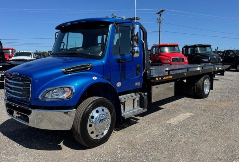 2026 FREIGHTLINER BUSINESS CLASS M2 106 in Chesnee, SC