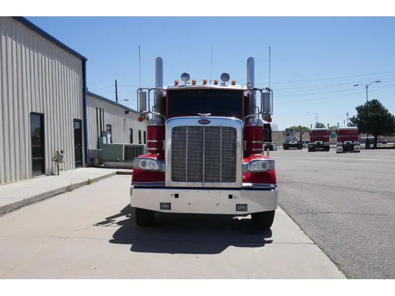 2020 PETERBILT 389