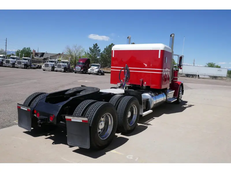 2020 PETERBILT 389
