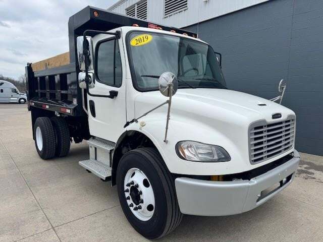 2019 FREIGHTLINER BUSINESS CLASS M2 106 in Canton, OH