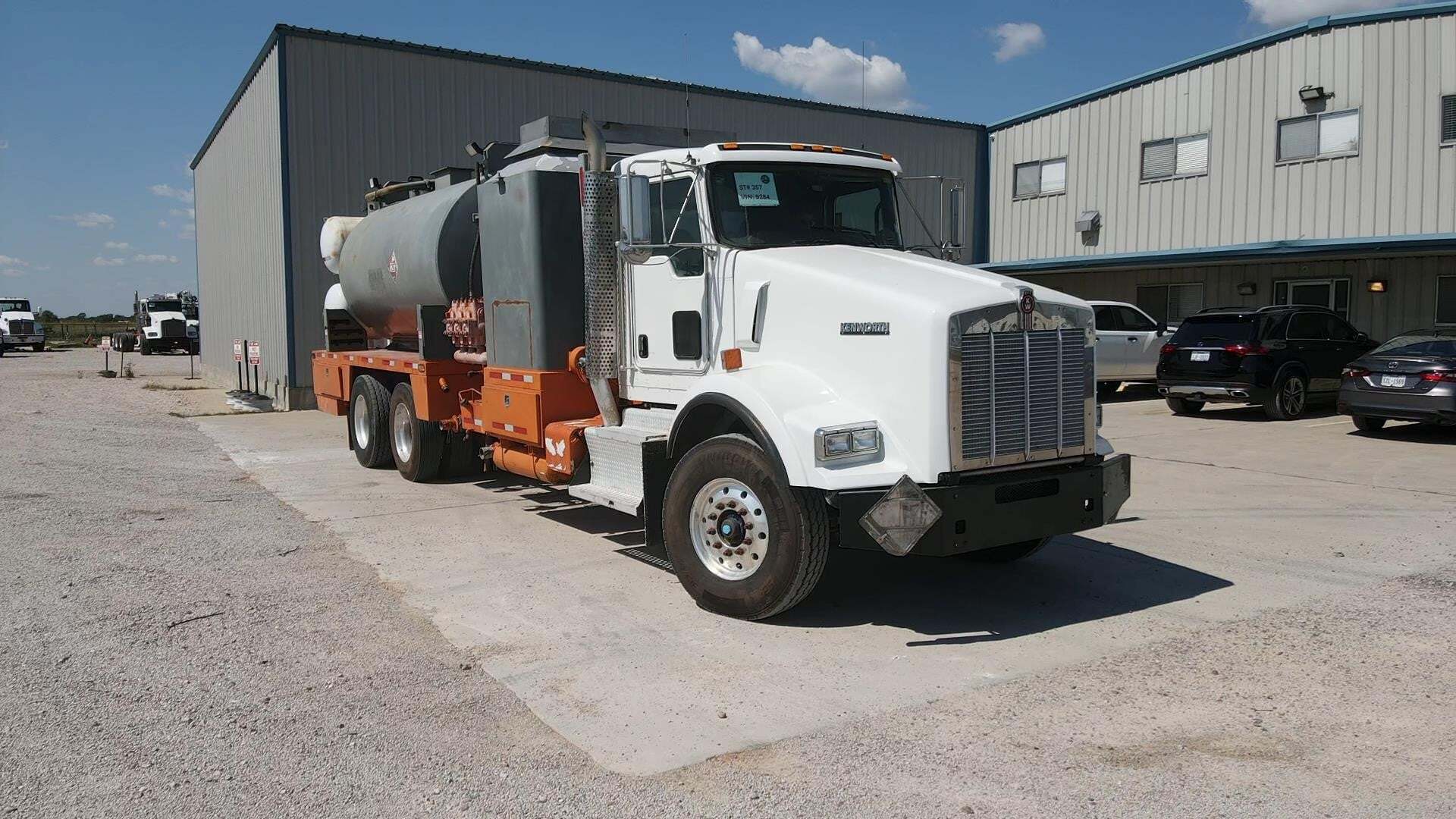 2013 KENWORTH T800 in Brookshire, TX