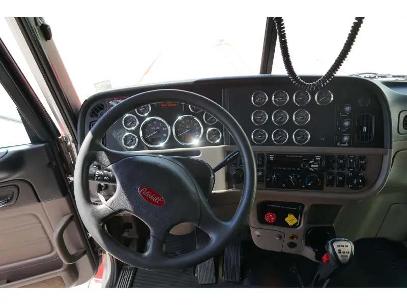 2020 PETERBILT 389