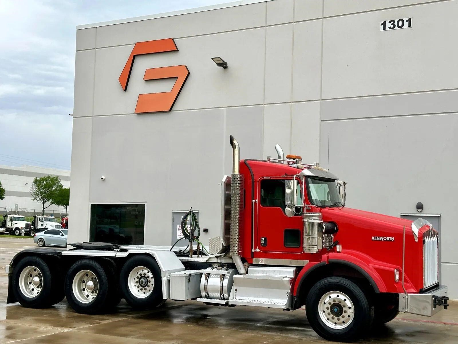 2011 KENWORTH T800 in Hutchins, TX