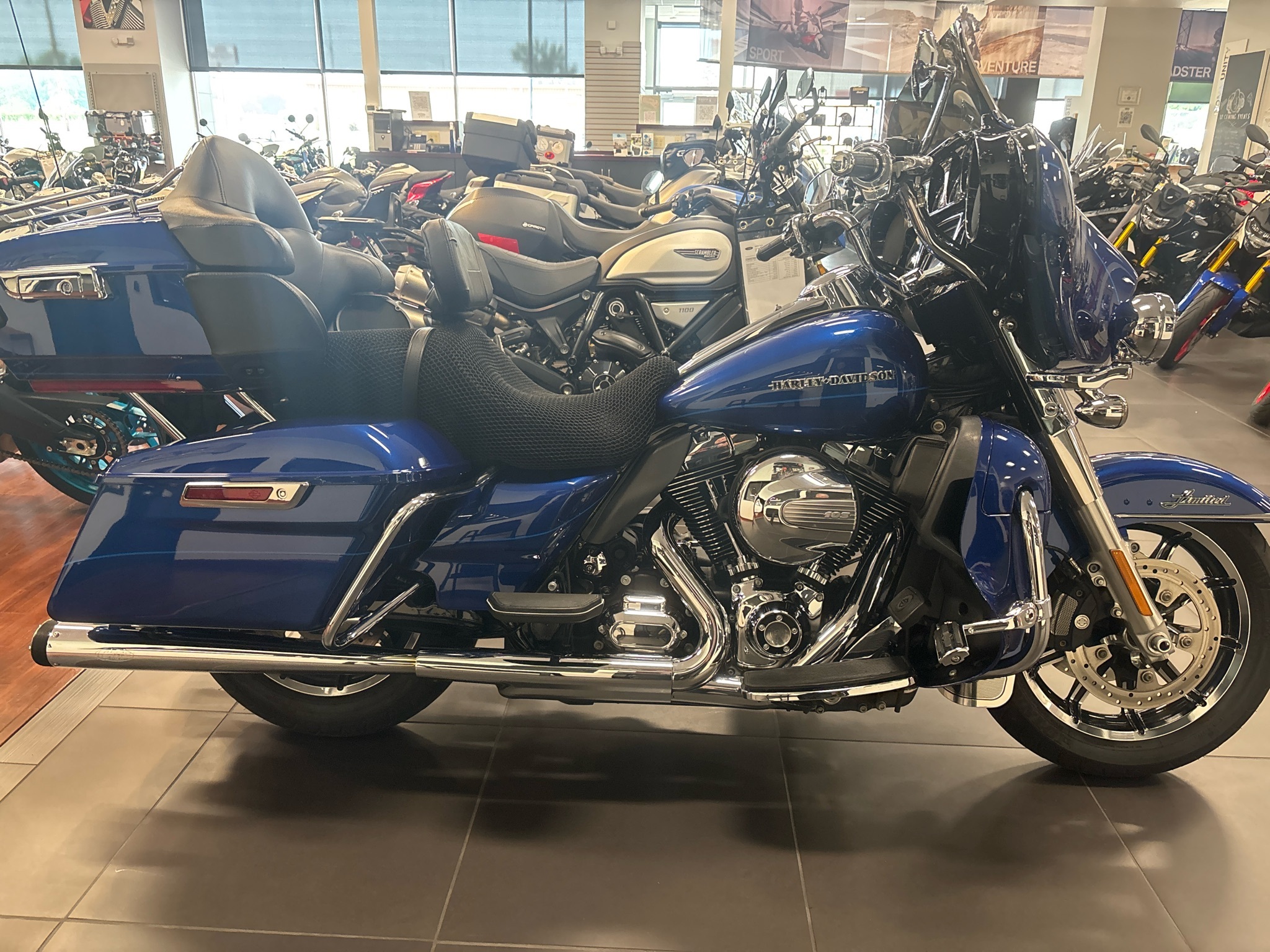 2015 Harley-Davidson Electra Glide® Ultra Classic® ULTRA CLASSIC FLHTCU in De Pere, WI