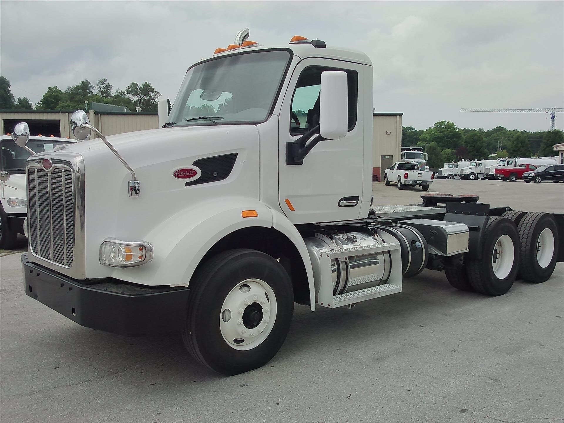 2015 PETERBILT 567 in Kansas City, KS