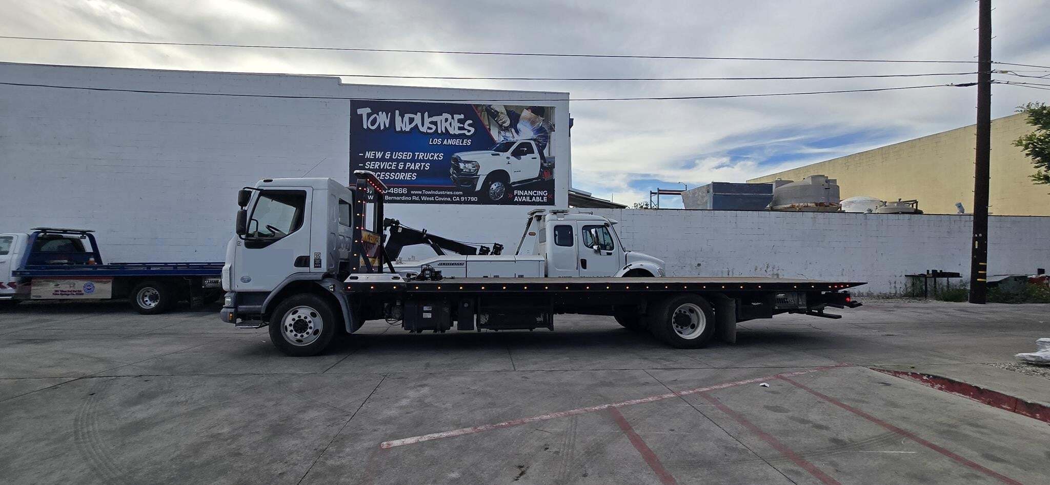 2014 KENWORTH K370 in West Covina, CA