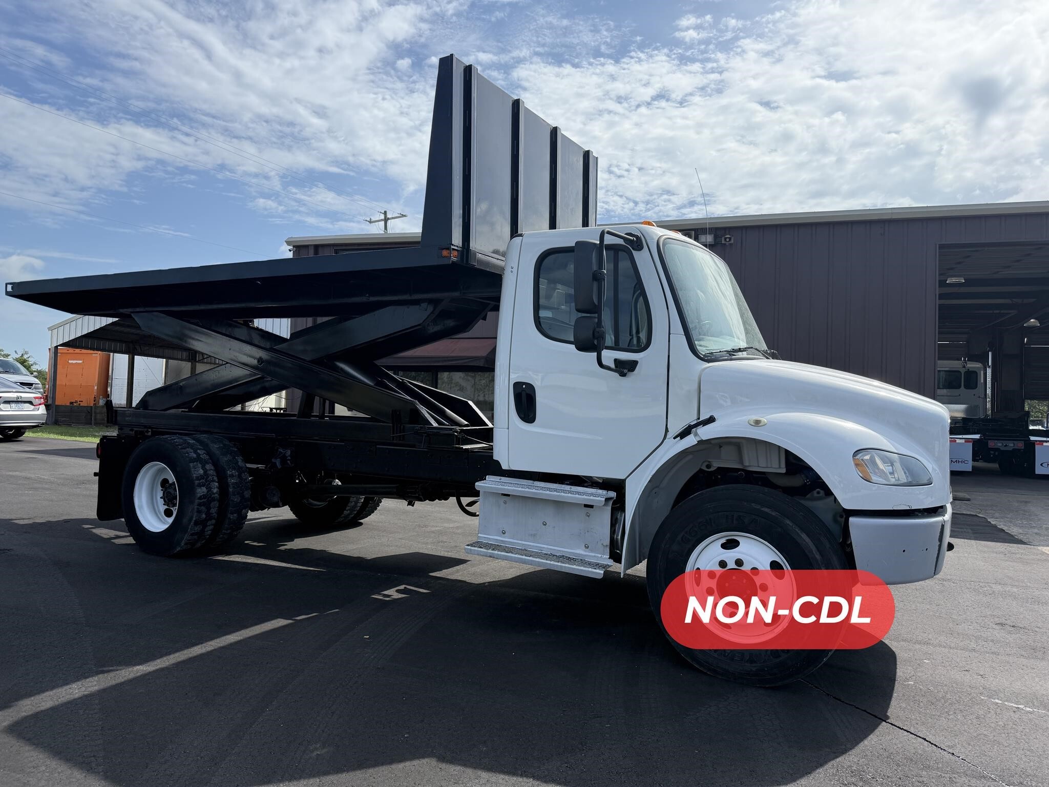 2018 FREIGHTLINER BUSINESS CLASS M2 106 in Wilmington, NC
