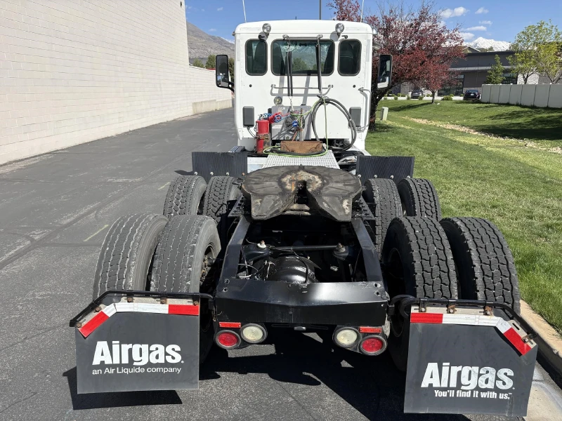 2017 PETERBILT 579