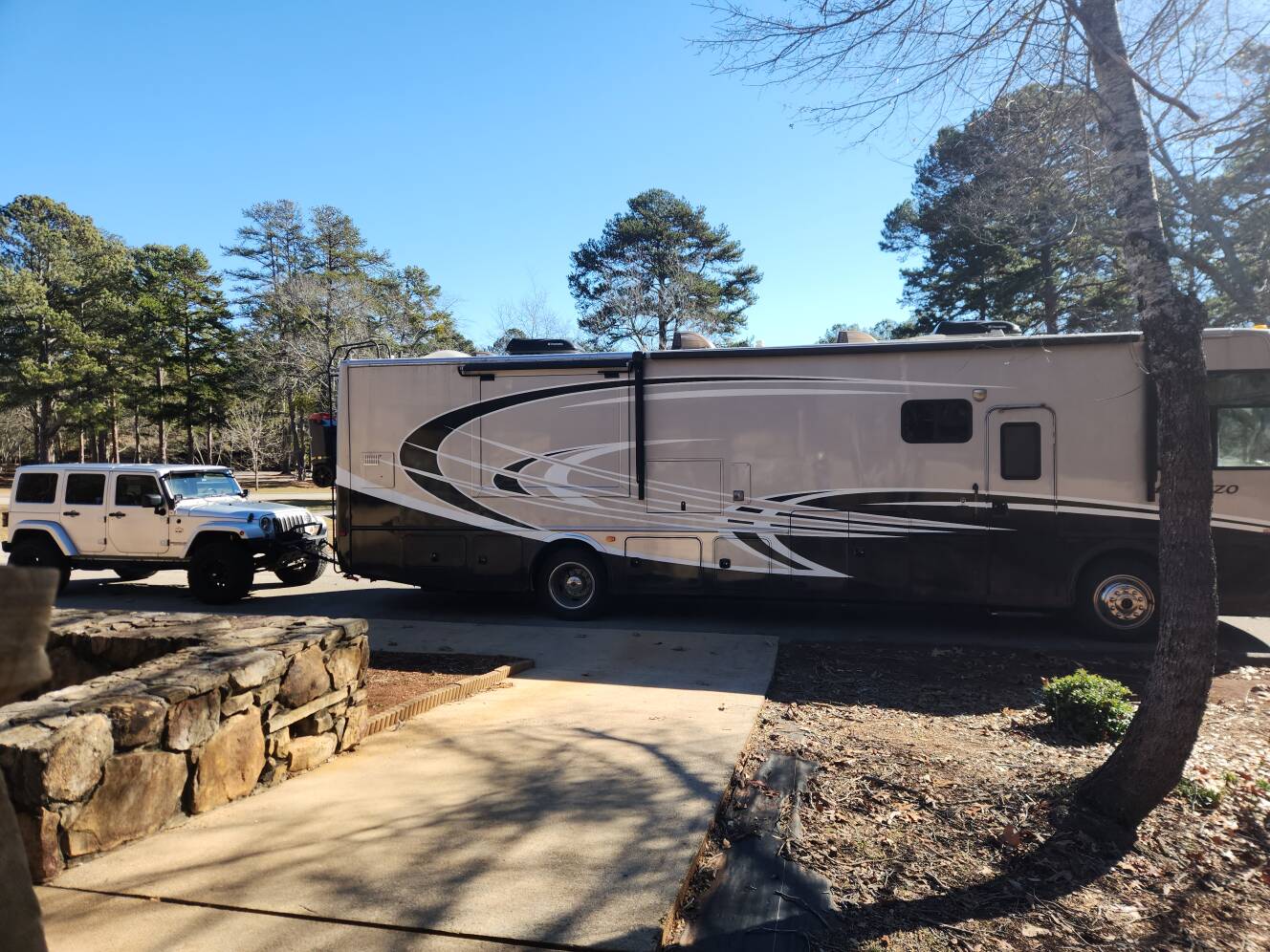 A photo of this 2013 Thor Motor Coach PALAZZO 36 1