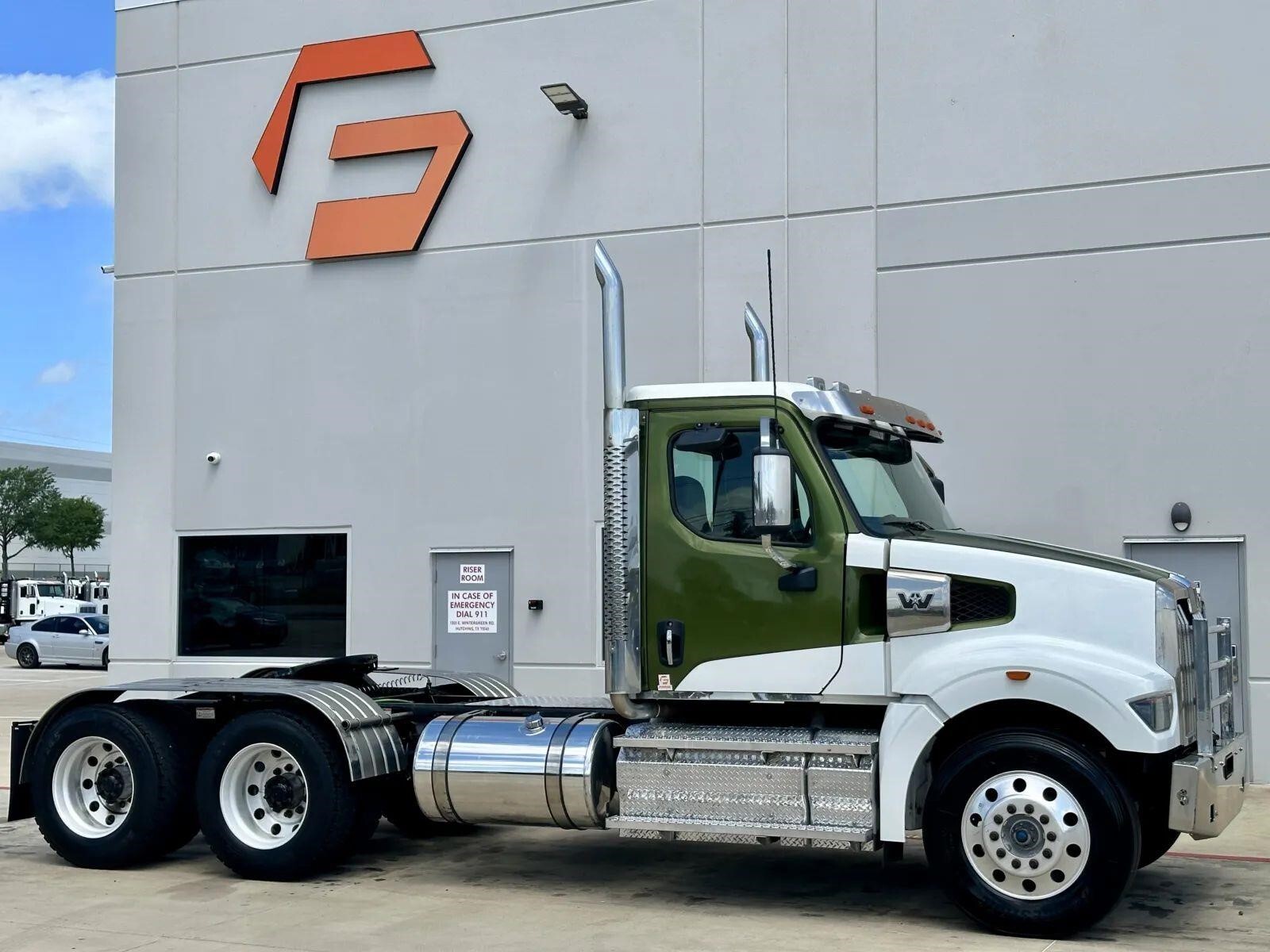 2023 WESTERN STAR 49X in Hutchins, TX