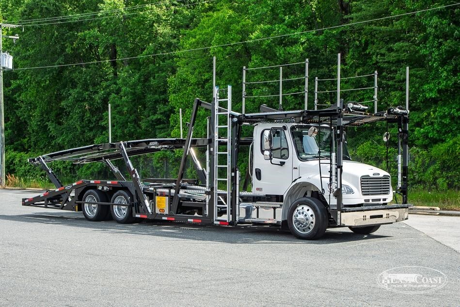 2027 FREIGHTLINER BUSINESS CLASS M2 106 PLUS in Portsmouth, VA