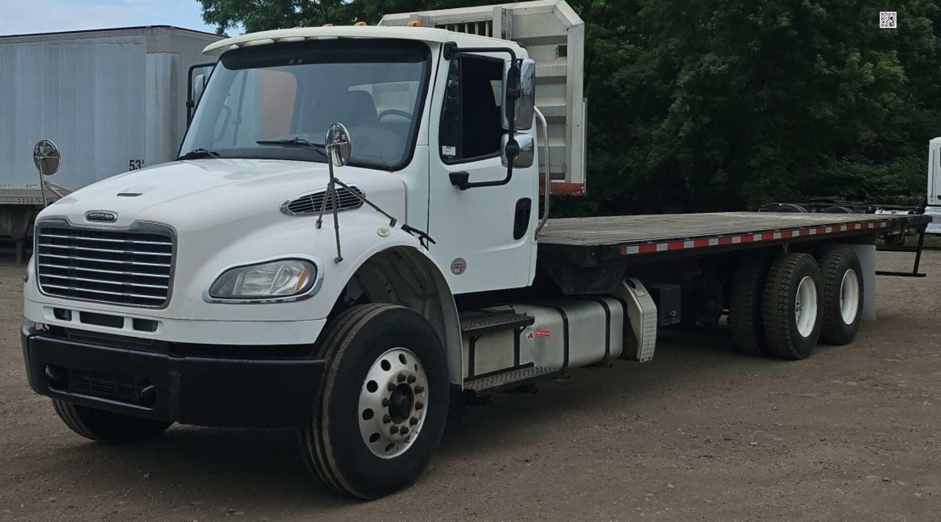 2018 FREIGHTLINER BUSINESS CLASS M2 106 in Girard, OH