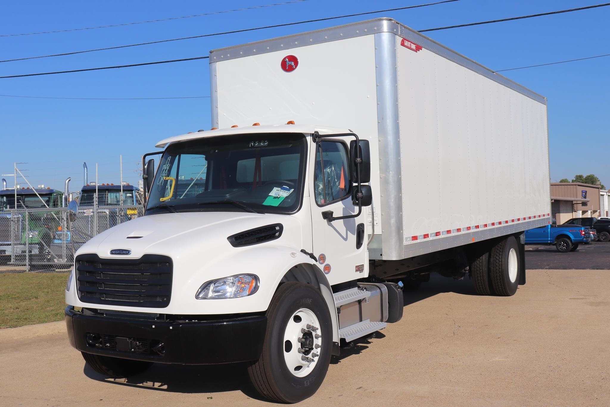 2026 FREIGHTLINER BUSINESS CLASS M2 106 in Texarkana, TX