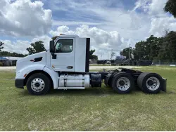 2017 PETERBILT 579