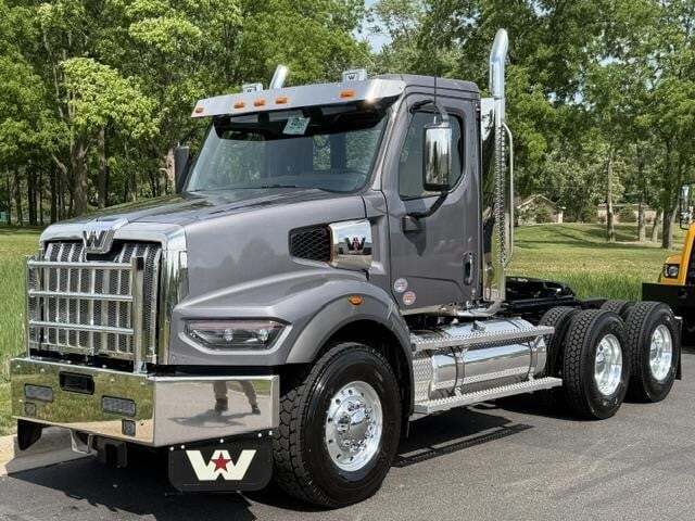 2027 WESTERN STAR 49X in Lansing, MI