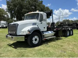 2012 MACK GRANITE GU813