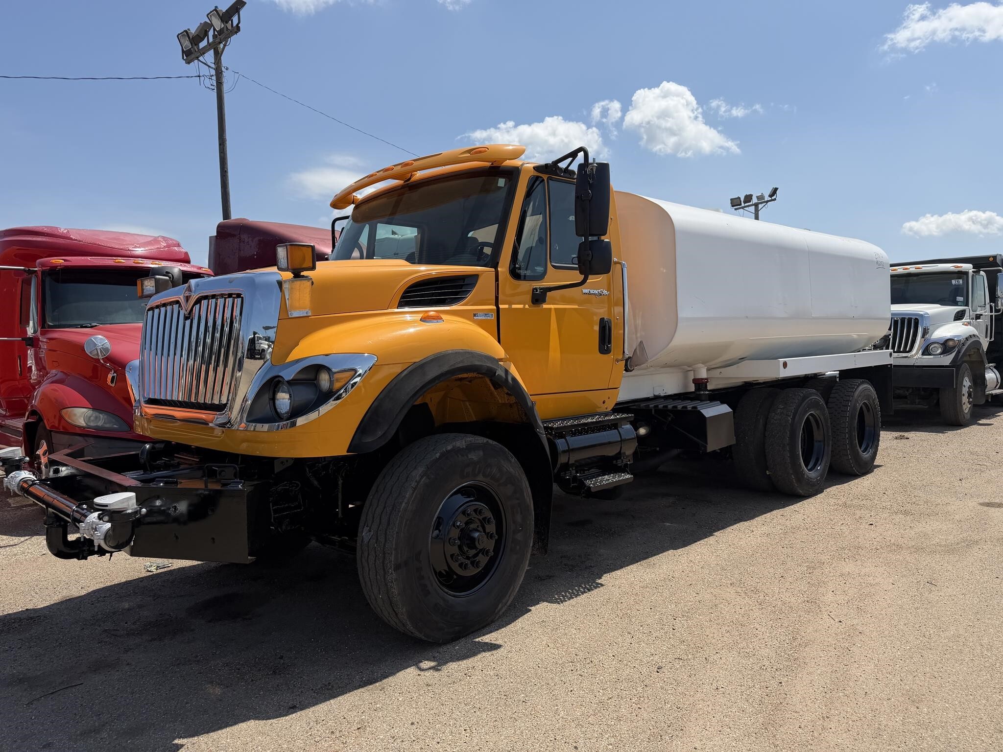 2011 INTERNATIONAL WORKSTAR 7600 in Covington, TN