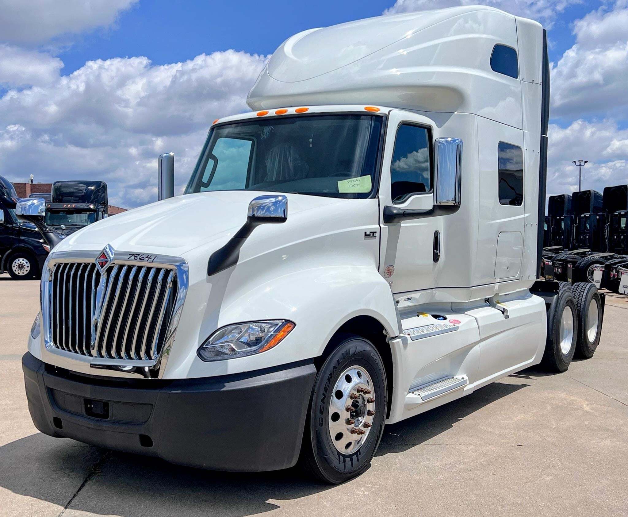 2023 INTERNATIONAL LT in Dallas, TX