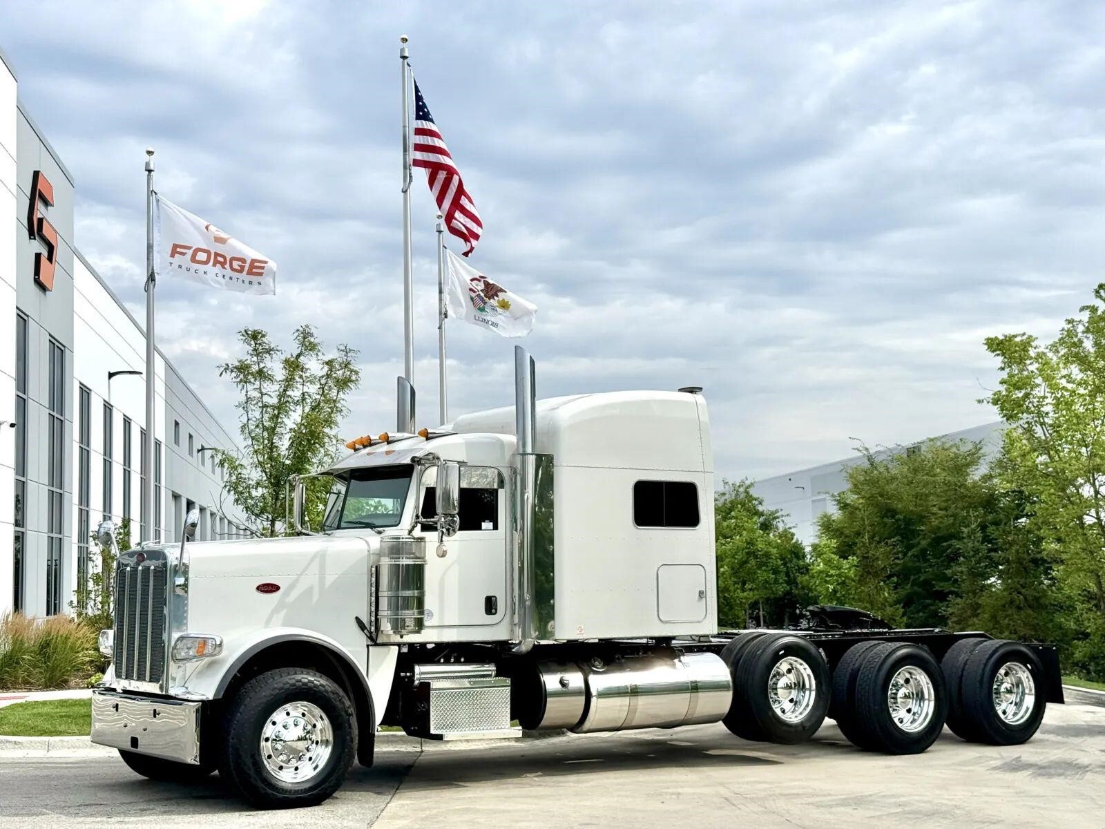 2020 PETERBILT 389 in New Lenox, IL